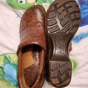 BRAND NEW BOC Clogs